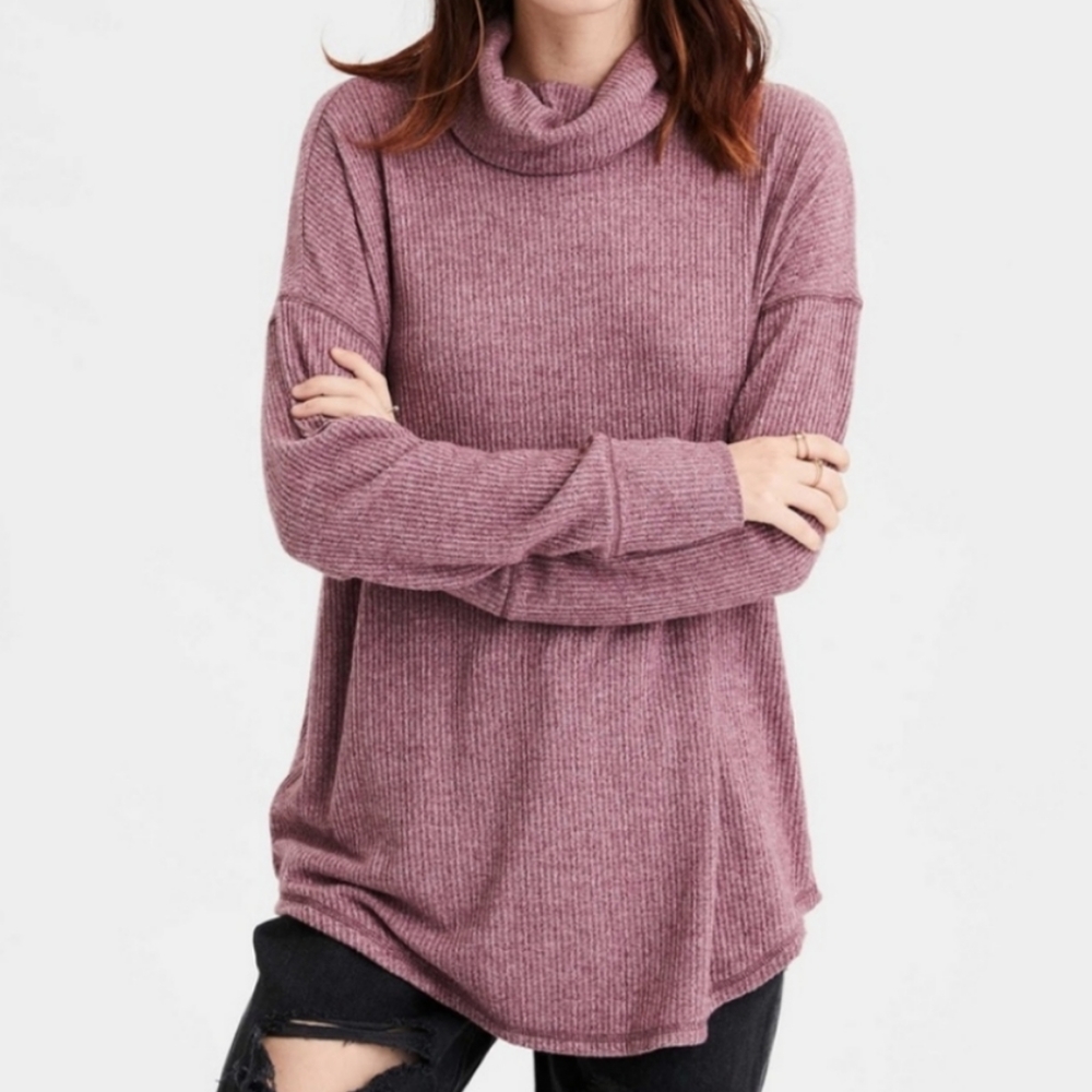 american eagle outfitters • rib knit oversized turtleneck